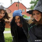 Fotografia osób biorących udział w Konkursie „Czarownica Gminy Wicko 2015”.